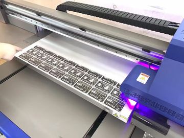 中国 高リゾリューションを用いる90x60cmの小型の紫外線平面プリンター サプライヤー